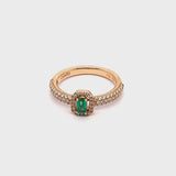 Anello Madame con smeraldo e pavé di diamanti
