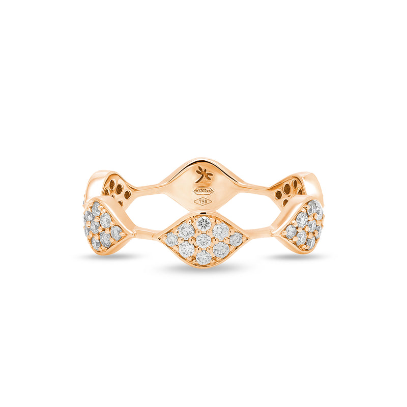 Mikou ring with one row of diamonds