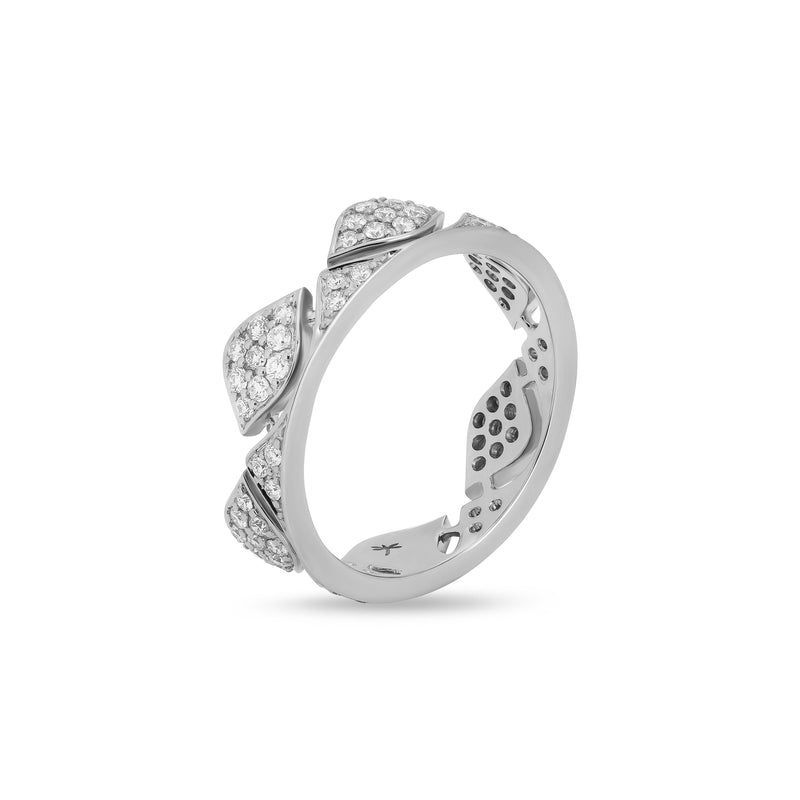 Mikou ring with diamonds