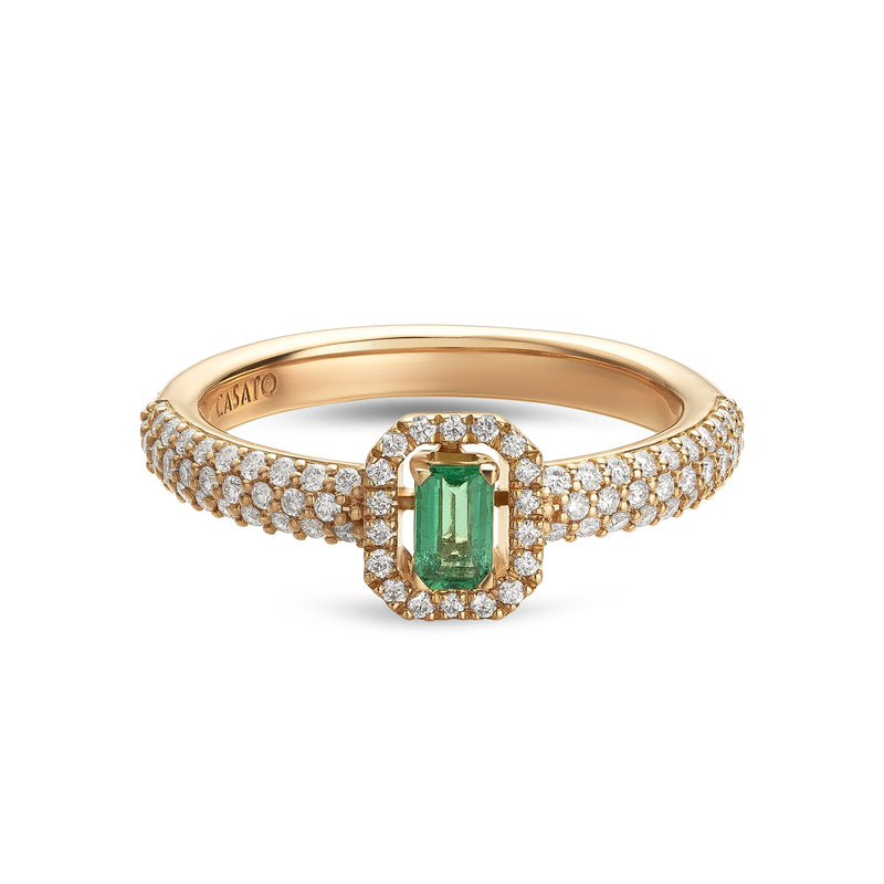 Madame ring with emerald and diamond pavé