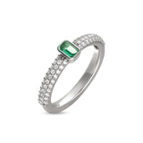 Madame ring with emerald and diamond pavé