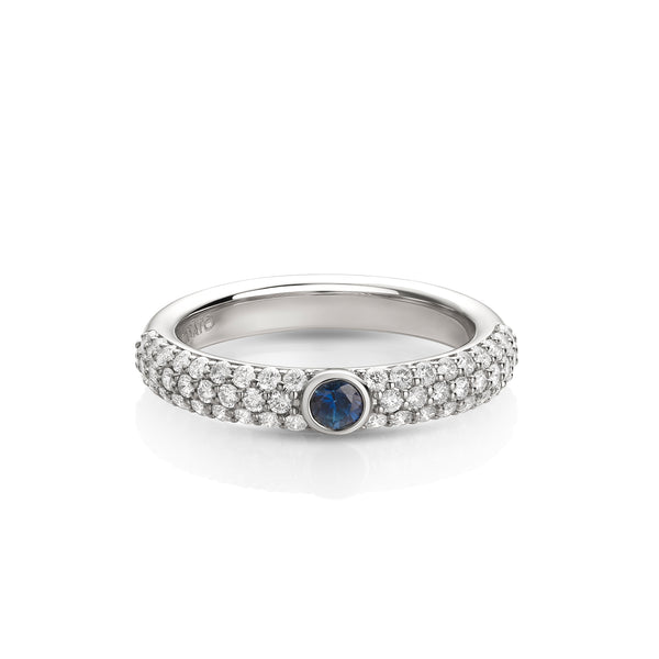 Nobless Oblige ring with sapphire and diamond pavé