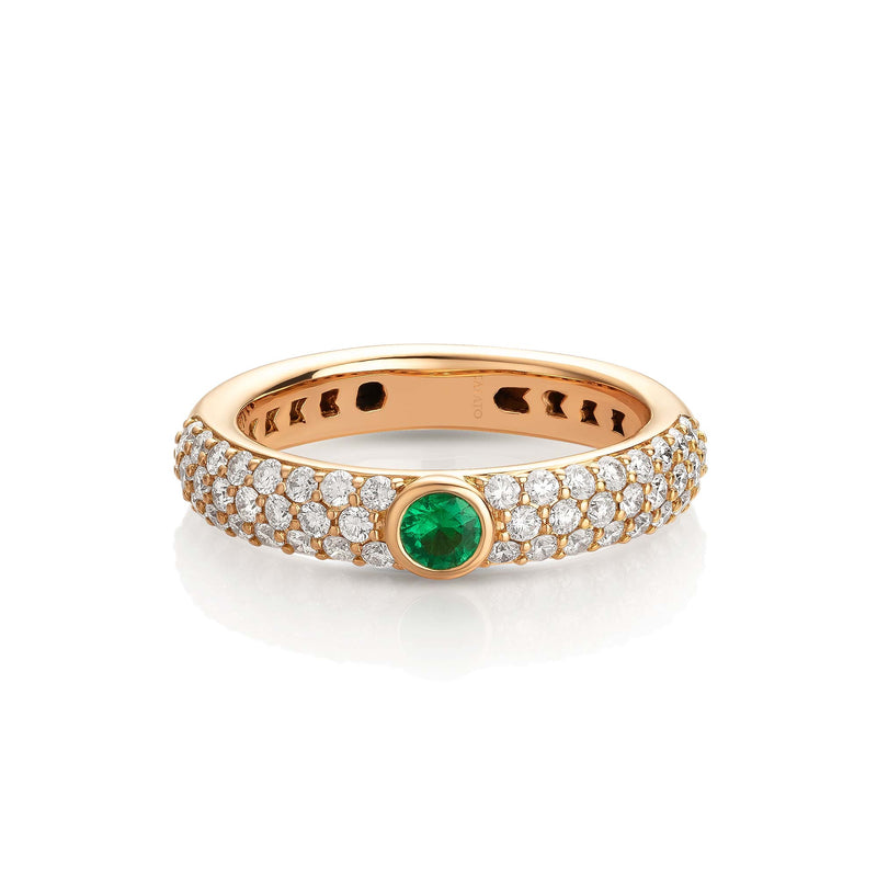Noblesse Oblige ring with emerald and diamond pavé