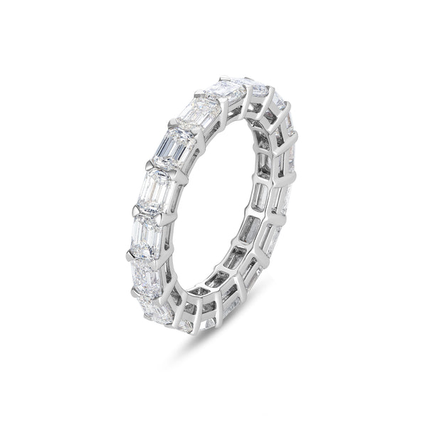 Anello Madame modello Eternity con diamanti