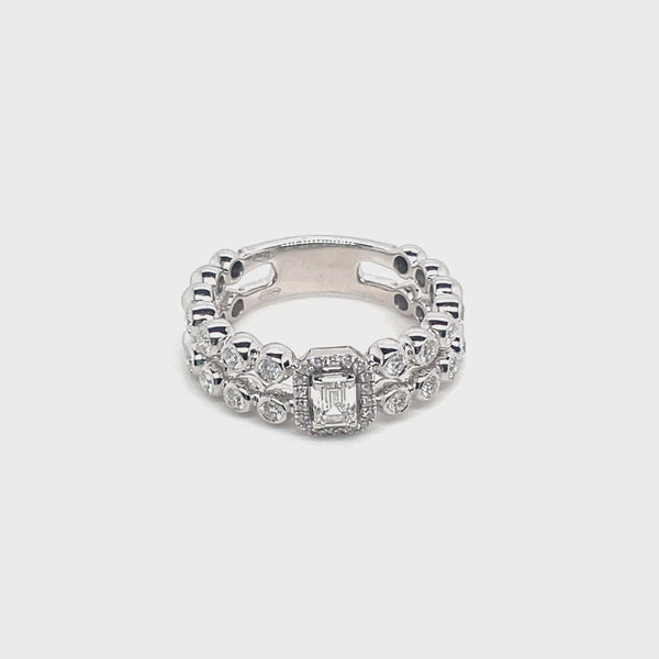 Boutique Icon ring with diamonds