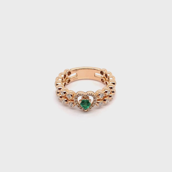 Boutique Icon ring with emerald and diamonds