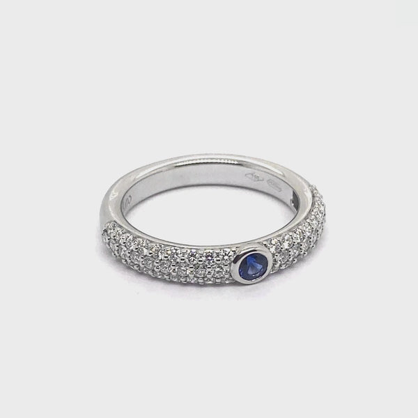 Noblesse Oblige ring with sapphire and diamond pavé