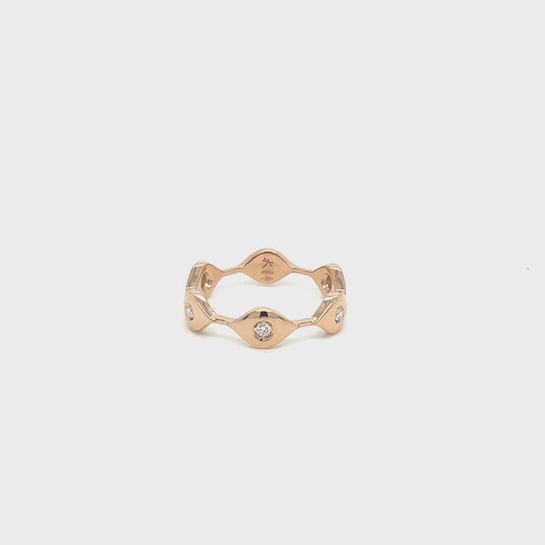 Mikou ring with one row of diamonds